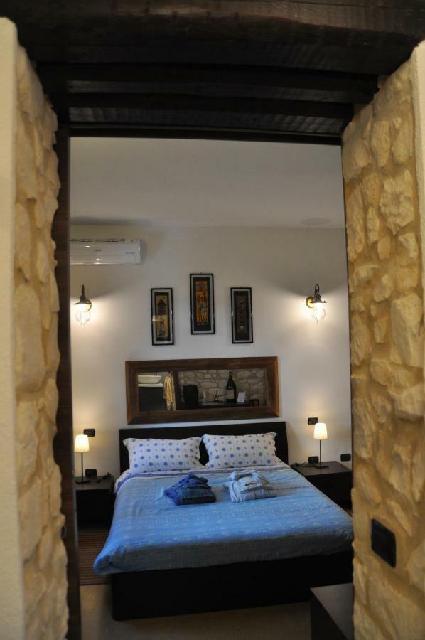 Relais Des Roches Bed & Breakfast Sona Ngoại thất bức ảnh
